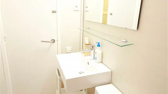 Rooms in Barcelona Eixample - photo 9