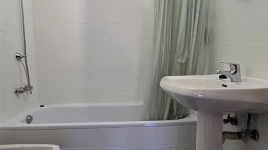 Rooms in Barcelona Eixample - photo 9