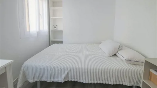 Rooms in el Camí de Vera - photo 3