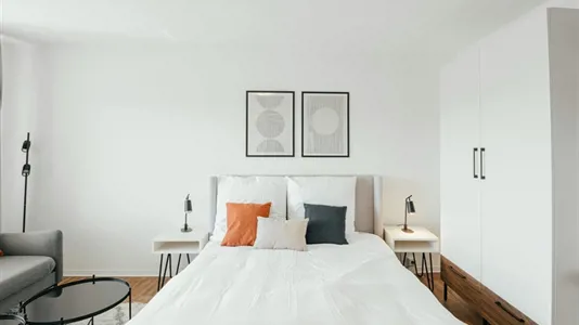 Apartments in Berlin Charlottenburg-Wilmersdorf - photo 2