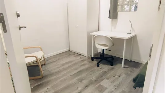 Rooms in Barcelona Ciutat Vella - photo 4