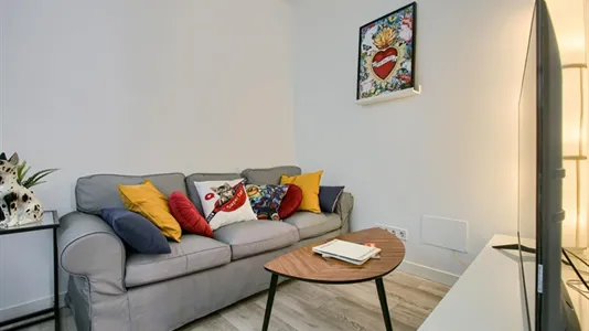 Rooms in Madrid Centro - photo 10