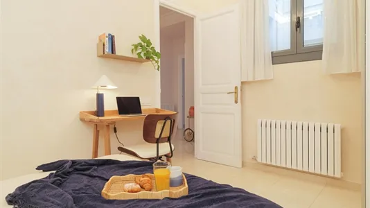 Rooms in Barcelona Eixample - photo 8