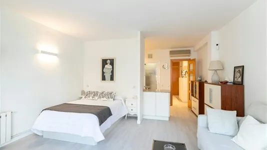 Apartments in Barcelona Eixample - photo 8