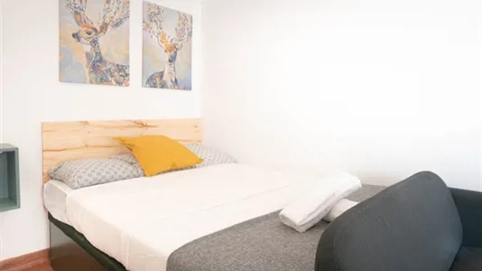 Rooms in Barcelona Eixample - photo 2