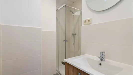 Rooms in Madrid Chamartín - photo 10