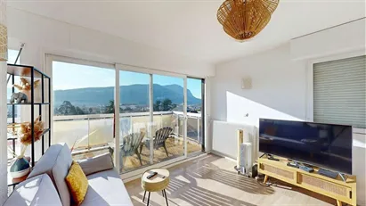 Room for rent in Saint-Julien-en-Genevois, Auvergne-Rhône-Alpes