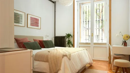 Rooms in Madrid Centro - photo 3