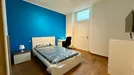 Room for rent, Turin, Piemonte, &lt;span class=&quot;blurred street&quot; onclick=&quot;ProcessAdRequest(13017248)&quot;&gt;&lt;span class=&quot;hint&quot;&gt;See streetname&lt;/span&gt;[xxxxxxxxxxxxx]&lt;/span&gt;