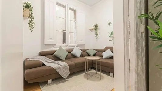 Rooms in Barcelona Ciutat Vella - photo 8