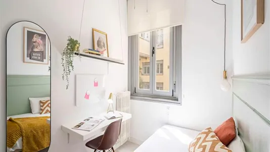 Rooms in Madrid Centro - photo 8