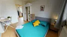 Room for rent, Lyon, Auvergne-Rhône-Alpes, &lt;span class=&quot;blurred street&quot; onclick=&quot;ProcessAdRequest(12915666)&quot;&gt;&lt;span class=&quot;hint&quot;&gt;See streetname&lt;/span&gt;[xxxxxxxxxxxxx]&lt;/span&gt;