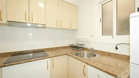 Rooms in Barcelona Ciutat Vella - photo 5