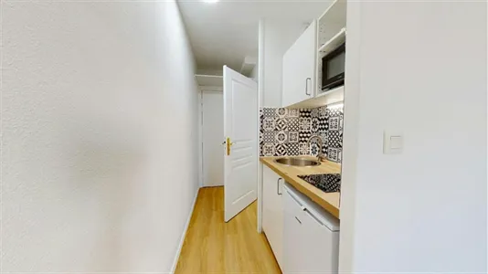 Apartments in Lyon - photo 4