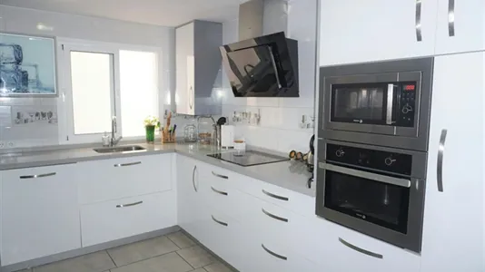 Rooms in Málaga - photo 9