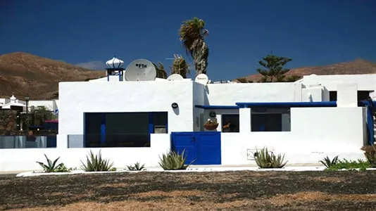 Houses in Teguise - photo 3