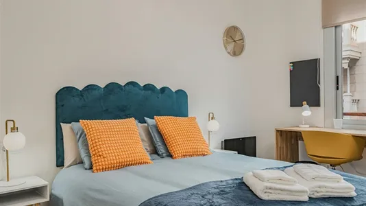 Rooms in Cornellà de Llobregat - photo 3