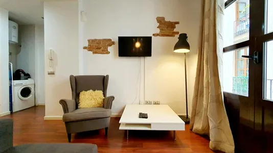 Apartments in Barcelona Ciutat Vella - photo 4