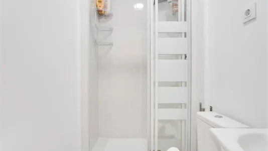 Rooms in Madrid Centro - photo 10