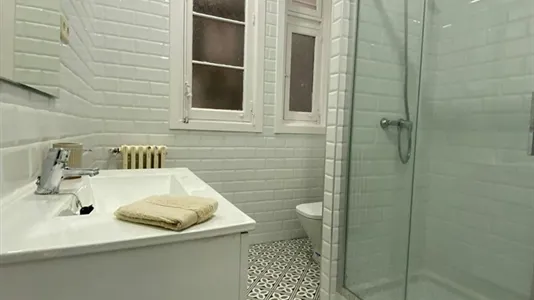 Rooms in Madrid Centro - photo 8