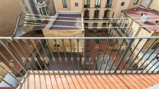 Rooms in Barcelona Ciutat Vella - photo 5