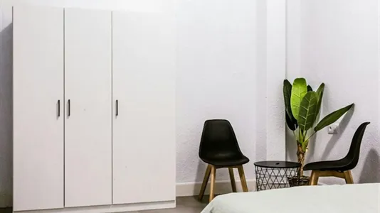 Rooms in Valencia Ciutat Vella - photo 1