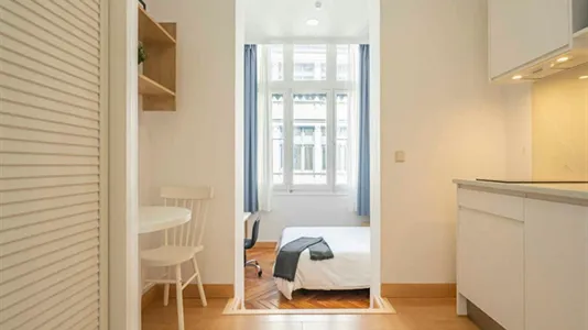 Rooms in Madrid Centro - photo 8