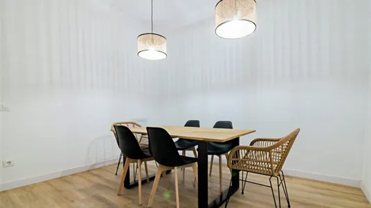 Rooms in Barcelona Eixample - photo 9