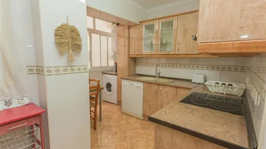 Rooms in Málaga - photo 7