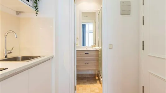 Rooms in Madrid Centro - photo 5