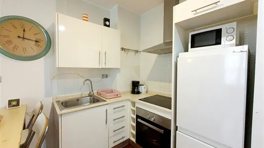 Apartments in Barcelona Ciutat Vella - photo 4