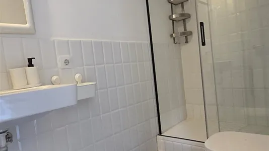 Rooms in Barcelona Eixample - photo 9