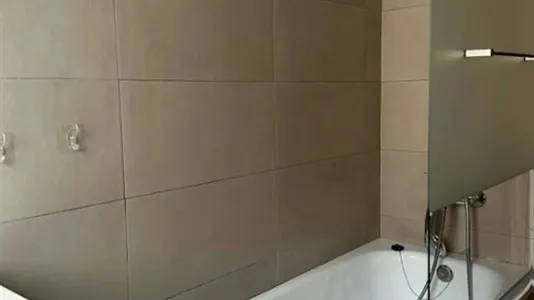 Rooms in Madrid Tetuán - photo 10