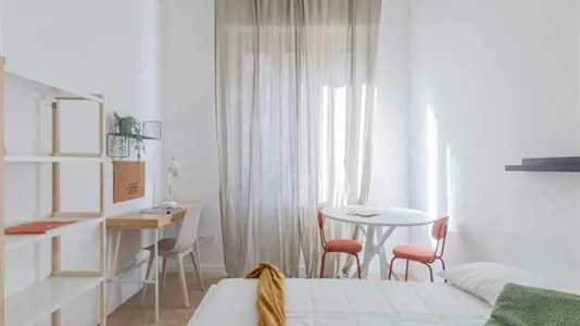 Rooms in Milano Zona 8 - Fiera, Gallaratese, Quarto Oggiaro - photo 2