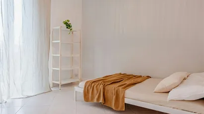 Room for rent in Milano Zona 9 - Porta Garibaldi, Niguarda, Milan