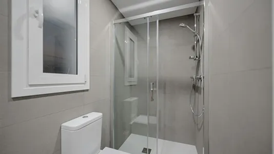 Rooms in Barcelona Eixample - photo 10