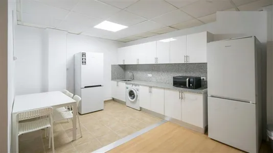 Rooms in Valencia Ciutat Vella - photo 7