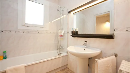 Rooms in Barcelona Eixample - photo 10