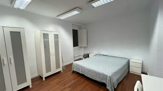 Rooms in Barcelona Eixample - photo 10