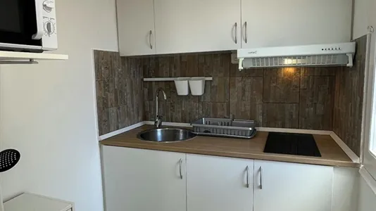 Rooms in Barcelona Ciutat Vella - photo 10