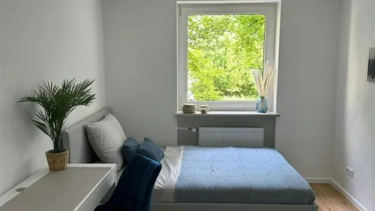 Rooms in Munich Moosach - photo 2