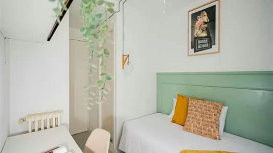 Rooms in Madrid Centro - photo 9