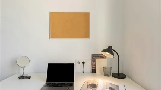 Rooms in Barcelona Eixample - photo 9