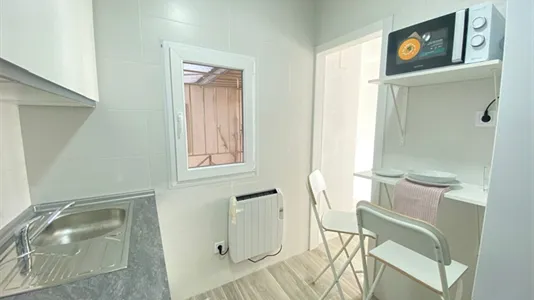 Rooms in Adaro - photo 7