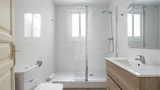 Rooms in Barcelona Eixample - photo 5