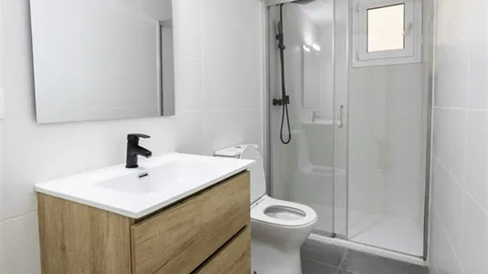 Rooms in Barcelona Sants-Montjuïc - photo 6