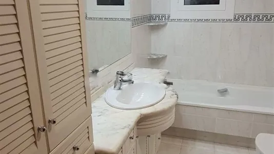 Rooms in Barcelona Eixample - photo 10