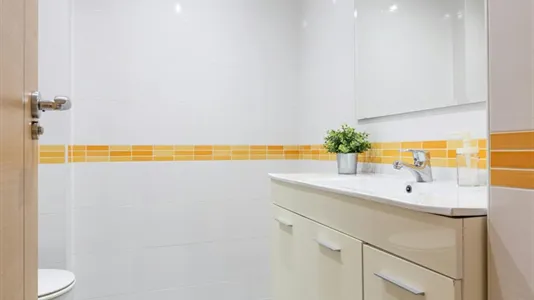 Rooms in Adaro - photo 10