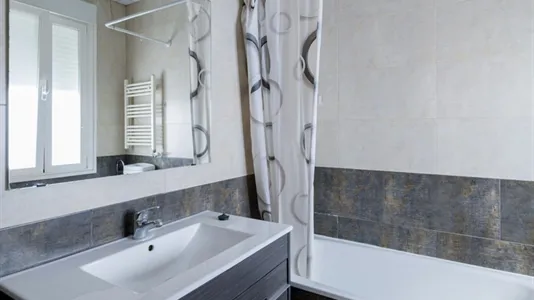 Rooms in Zaragoza - photo 10