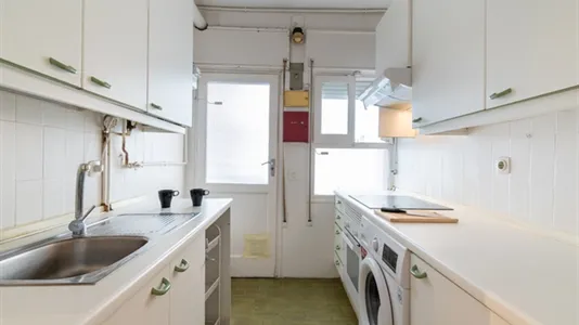 Rooms in Madrid Chamartín - photo 9